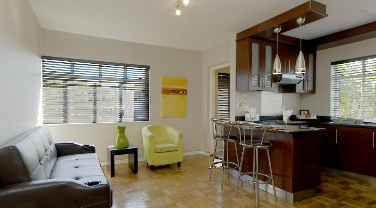10 On Cape Self Catering Apartments Port Elizabeth Exterior foto